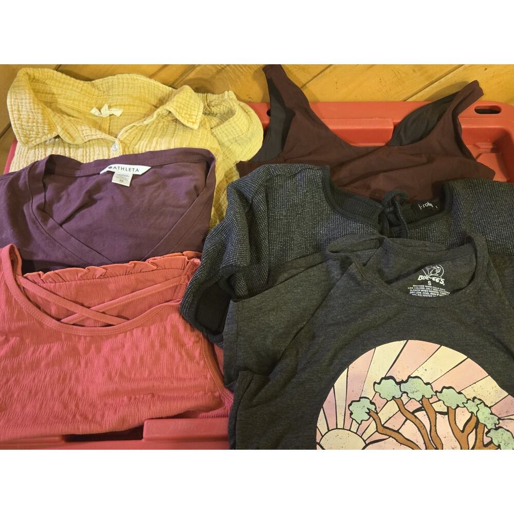 Women’s Various Mixed Clothing Bundle Lot Size XS/S Lot Of 12 Romper, Shirts Ect